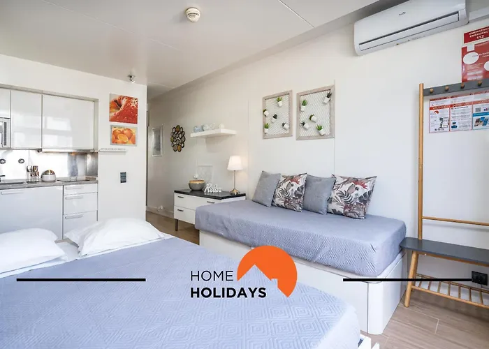 #255 Oura Cilla By Holidays アパート